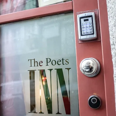 The Poets 3*